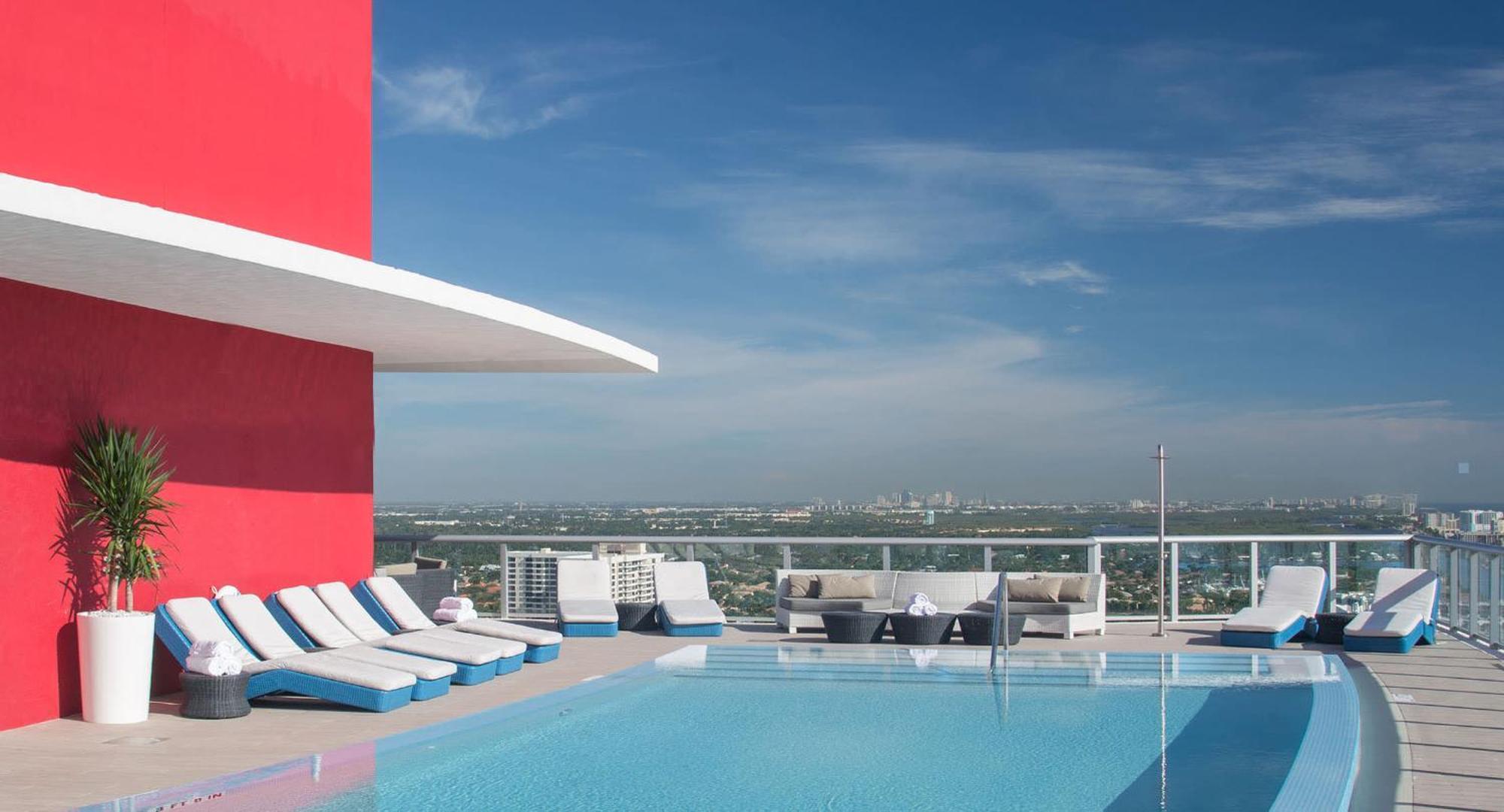 2602 E Hallandale Beach Blvd 1 Br Villa Dış mekan fotoğraf